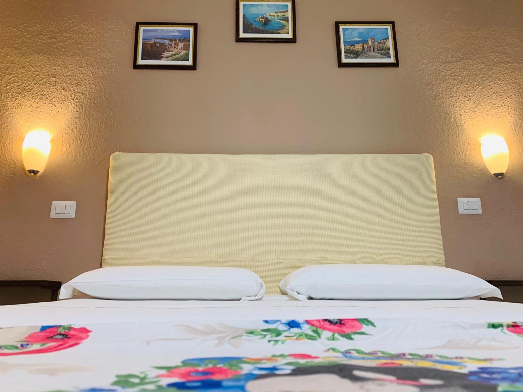 Casa Melany Apartment Taormina Bagian luar foto