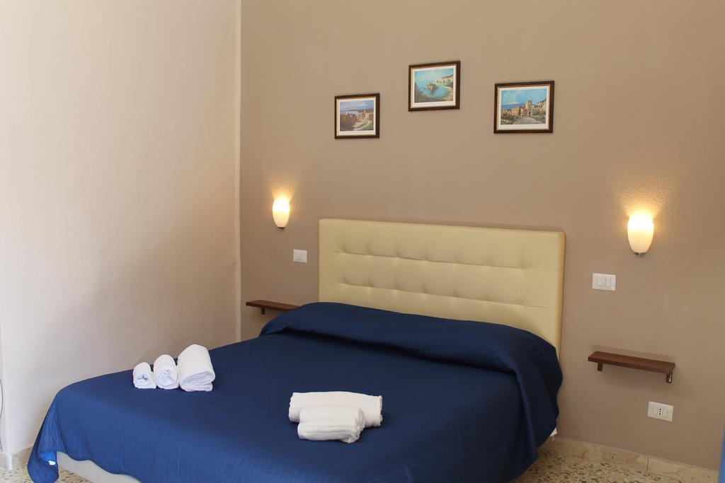 Casa Melany Apartment Taormina Bagian luar foto